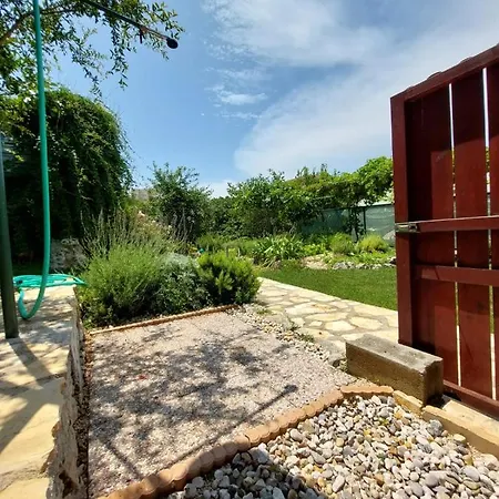 Taja, Cijela Kuca I Vrt Samo Za Vas Apartman *