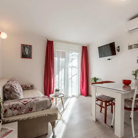 公寓 Taja, Cijela Kuca I Vrt Samo Za Vas